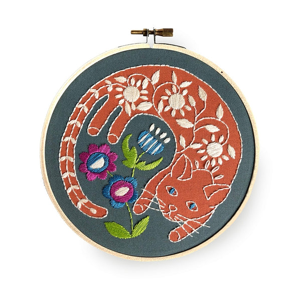 Garden Cat Embroidery Kit | DIY