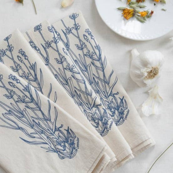 Cloth napkin set with lavender design