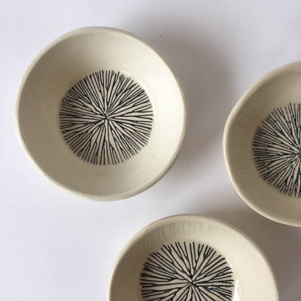 Ceramic bowl with star pattern